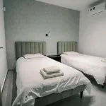2bdr Amalfi Blue In Larnaca! - Mackenzie Area & Pet Friendly! Διαμέρισμα Λάρνακα