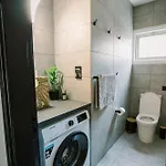2bdr Amalfi Blue In Larnaca! - Mackenzie Area & Pet Friendly! Λάρνακα