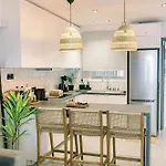 2bdr Amalfi Blue In Larnaca! - Mackenzie Area & Pet Friendly! Διαμέρισμα *