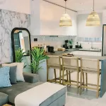 2bdr Amalfi Blue In Larnaca! - Mackenzie Area & Pet Friendly! Λάρνακα