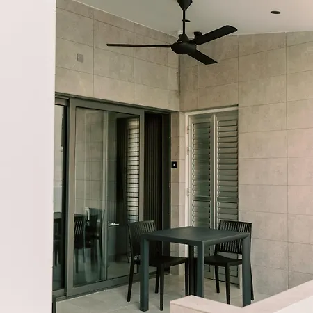 2bdr Amalfi Blue In Larnaca! - Mackenzie Area & Pet Friendly! * Larnaka